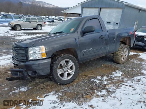✅ 2010 Chevrolet Silverado 1500 LT • VIN: 1GCPKSE06AZ196228 • Lot: 41619385. Listed on IAAI with 165,900 mi. Free auction sales archive from the USA and detailed vehicle history report at DreamBid. Image 2.