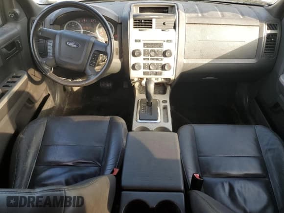 ✅ 2012 Ford Escape XLT • VIN: 1FMCU9DG1CKB61670 • Lot: 91955625. Wystawiony na Copart z przebiegiem 159 473 mil. Bezpłatny archiwum sprzedaży aukcyjnych z USA i szczegółowy raport historii pojazdu na DreamBid. Zdjęcie 8.