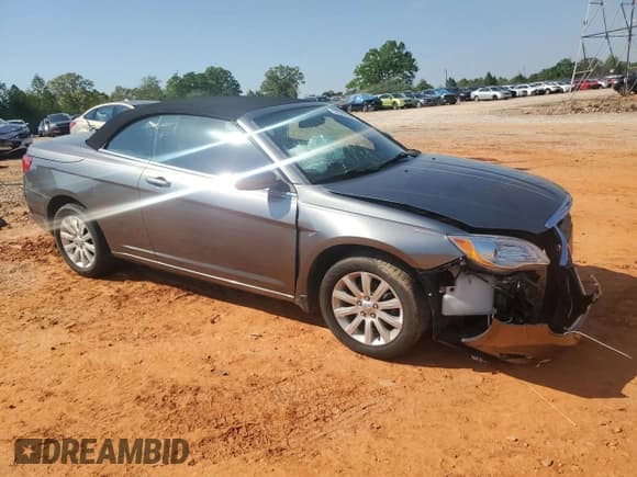 ✅ 2011 Chrysler 200 Touring • VIN: 1C3BC2EG2BN623745 • Lot: 53046595. Listed on Copart with 62,239 mi. Free auction sales archive from the USA and detailed vehicle history report at DreamBid. Image 4.