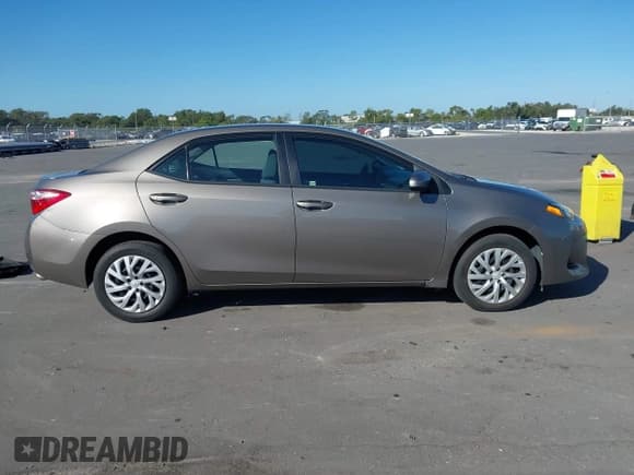 ✅ 2018 Toyota Corolla SE • VIN: 5YFBURHE2JP775327 • Lot: 43616858. Listed on IAAI with 41,155 mi. Free auction sales archive from the USA and detailed vehicle history report at DreamBid. Image 13.