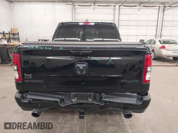 ✅ 2023 Ram 1500 Big Horn • VIN: 1C6SRFFT0PN589154 • Lot: 42560569. Wystawiony na IAAI z przebiegiem 24 061 mil. Bezpłatny archiwum sprzedaży aukcyjnych z USA i szczegółowy raport historii pojazdu na DreamBid. Zdjęcie 17.