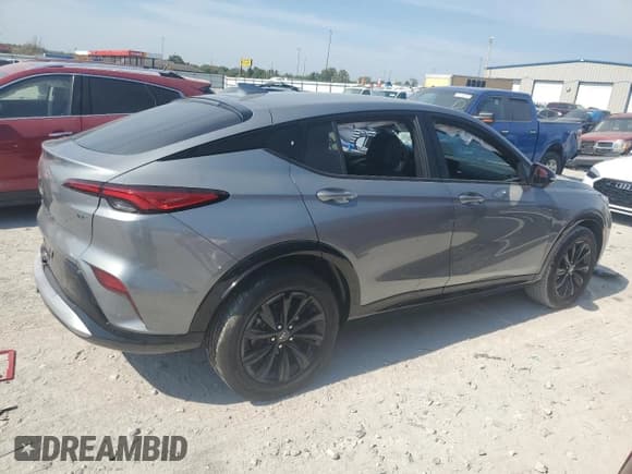 ✅ 2024 Buick Envista Sport Touring • VIN: KL47LBE23RB208526 • Лот: 81455535. Опубликован ранее на Copart с пробегом 14 848 миль. Бесплатный доступ к архиву аукционных продаж из США и подробный отчёт об истории автомобиля на DreamBid. Изображение 3.