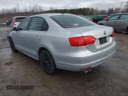 ✅ 2011 Volkswagen Jetta SEL • VIN: 3VWLZ7AJ4BM354653 • Лот: 41058793. Опубликован ранее на IAAI с пробегом 324 833 миль. Бесплатный доступ к архиву аукционных продаж из США и подробный отчёт об истории автомобиля на DreamBid. Изображение 3.