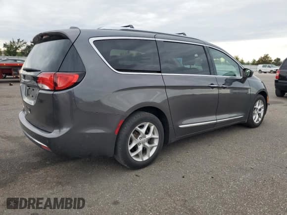 ✅ 2018 Chrysler Pacifica Touring L Plus • VIN: 2C4RC1EG4JR352676 • Lot: 85263895. Listed on Copart with 67,436 mi. Free auction sales archive from the USA and detailed vehicle history report at DreamBid. Image 3.