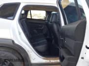 ✅ 2025 Mazda CX-50 S Premium • VIN: 7MMVABDM4SN311710 • Lot: 43368367. Wystawiony na IAAI z przebiegiem Nie podano. Bezpłatny archiwum sprzedaży aukcyjnych z USA i szczegółowy raport historii pojazdu na DreamBid. Zdjęcie 8.