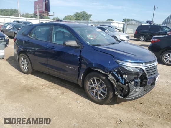✅ 2022 Chevrolet Equinox LS • VIN: 2GNAX5EV3N6118390 • Lot: 68696865. Listed on Copart with 104,355 mi. Free auction sales archive from the USA and detailed vehicle history report at DreamBid. Image 4.