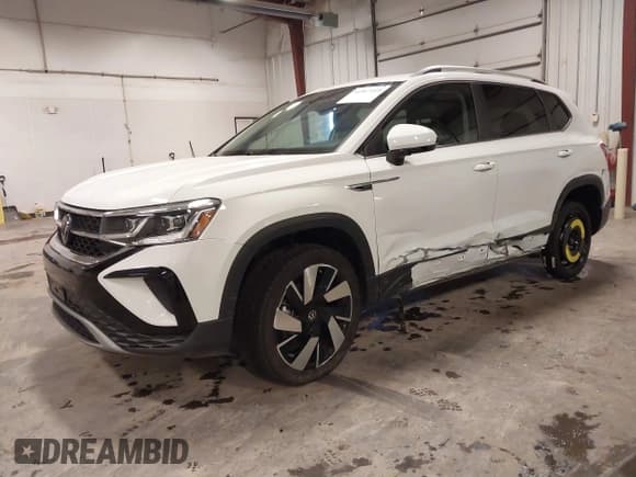 ✅ 2024 Volkswagen Taos SEL • VIN: 3VV4X7B27RM048952 • Lot: 41967419. Wystawiony na IAAI z przebiegiem 14 649 mil. Bezpłatny archiwum sprzedaży aukcyjnych z USA i szczegółowy raport historii pojazdu na DreamBid. Zdjęcie 19.