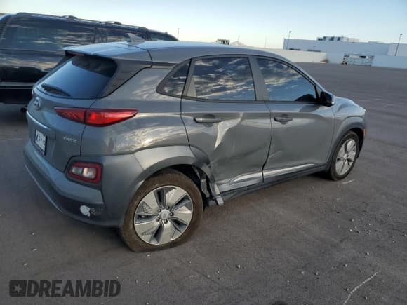 ✅ 2021 Hyundai Kona Limited • VIN: KM8K33AG5MU113756 • Лот: 72983114. Опубликован ранее на Copart с пробегом 26 905 миль. Бесплатный доступ к архиву аукционных продаж из США и подробный отчёт об истории автомобиля на DreamBid. Изображение 3.