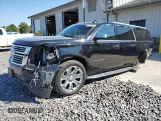 ✅ 2017 Chevrolet Suburban Premier • VIN: 1GNSKJKC5HR238716 • Lot: 81811355. Wystawiony na Copart z przebiegiem 131 665 mil. Bezpłatny archiwum sprzedaży aukcyjnych z USA i szczegółowy raport historii pojazdu na DreamBid. Zdjęcie 1.
