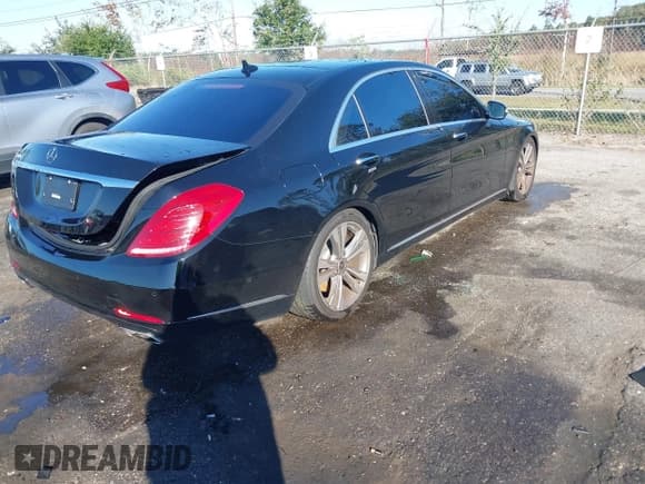 ✅ 2016 Mercedes-Benz S 550 • VIN: WDDUG8CB5GA203677 • Lot: 43574398. Listed on IAAI with 93,546 mi. Free auction sales archive from the USA and detailed vehicle history report at DreamBid. Image 4.