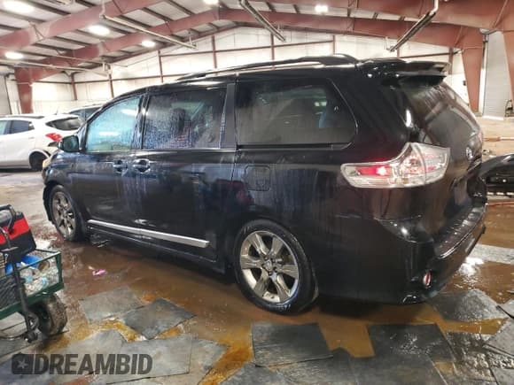 ✅ 2011 Toyota Sienna SE • VIN: 5TDXK3DC0BS120847 • Lot: 81500935. Listed on Copart with 201,932 mi. Free auction sales archive from the USA and detailed vehicle history report at DreamBid. Image 2.