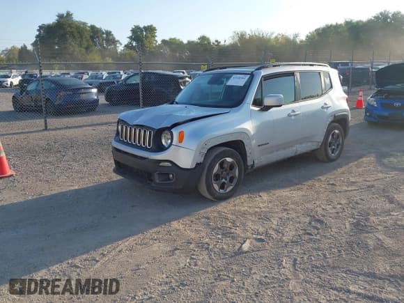✅ 2015 Jeep Renegade Latitude • VIN: ZACCJABHXFPC16010 • Lot: 43320361. Listed on IAAI with 109,234 mi. Free auction sales archive from the USA and detailed vehicle history report at DreamBid. Image 22.