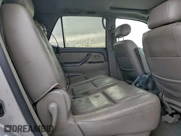 ✅ 2001 Toyota Sequoia Limited • VIN: 5TDBT48A51S032493 • Lot: 94341655. Listed on Copart with 240,596 mi. Free auction sales archive from the USA and detailed vehicle history report at DreamBid. Image 11.