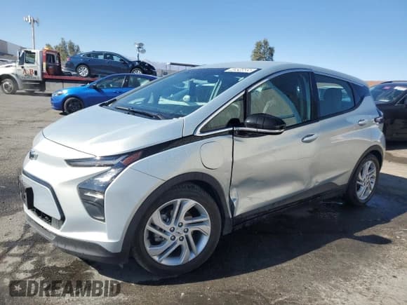 ✅ 2023 Chevrolet Bolt EV 1LT • VIN: 1G1FW6S08P4192336 • Lot: 44934685. Wystawiony na Copart z przebiegiem 25 725 mil. Bezpłatny archiwum sprzedaży aukcyjnych z USA i szczegółowy raport historii pojazdu na DreamBid. Zdjęcie 1.