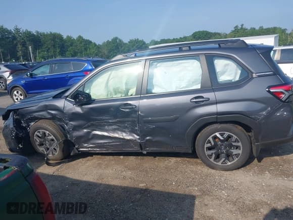 ✅ 2025 Subaru Forester • VIN: JF2SLDAC0SH408679 • Lot: 42545645. Listed on IAAI with 7,260 mi. Free auction sales archive from the USA and detailed vehicle history report at DreamBid. Image 15.