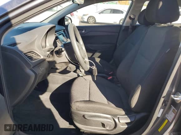 2020 Hyundai Accent SE z VIN 3KPC24A62LE096324, wystawiony jako Copart lot #75751953 z przebiegiem 24 728 mil mil oraz . Historia ofert i sprzedaży dostępna na DreamBid. Obrazek 7.