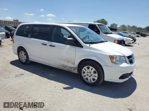 ✅ 2019 Dodge Grand Caravan SE • VIN: 2C4RDGBG5KR790483 • Lot: 64281775. Wystawiony na Copart z przebiegiem 99 348 mil. Bezpłatny archiwum sprzedaży aukcyjnych z USA i szczegółowy raport historii pojazdu na DreamBid. Zdjęcie 4.