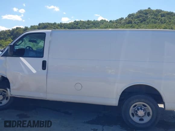 ✅ 2019 Chevrolet Express Cargo • VIN: 1GCWGAFP3K1367116 • Lot: 43097607. Listed on IAAI with 227,000 mi. Free auction sales archive from the USA and detailed vehicle history report at DreamBid. Image 14.
