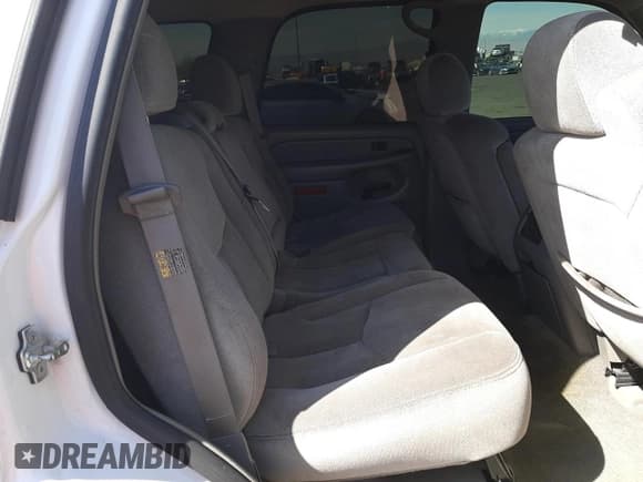 ✅ 2005 GMC Yukon SLE • VIN: 1GKEK13T35R116909 • Лот: 52206005. Опубликован ранее на Copart с пробегом Не указан. Бесплатный доступ к архиву аукционных продаж из США и подробный отчёт об истории автомобиля на DreamBid. Изображение 12.