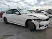 2022 BMW 3 Series 330i z VIN 3MW5R1J02N8C22890, wystawiony jako Copart lot #81526215 z przebiegiem 37 878 mil mil oraz Szkoda całkowita • Salvage title. Historia ofert i sprzedaży dostępna na DreamBid. Obrazek 4.