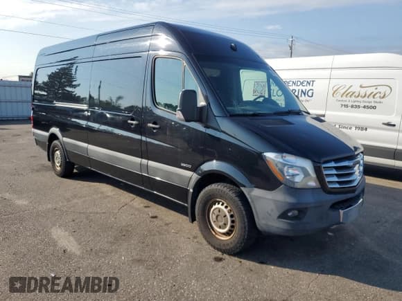 ✅ 2015 Freightliner Sprinter • VIN: WDYPE8DC9F5955933 • Lot: 66303835. Wystawiony na Copart z przebiegiem 126 526 mil. Bezpłatny archiwum sprzedaży aukcyjnych z USA i szczegółowy raport historii pojazdu na DreamBid. Zdjęcie 4.