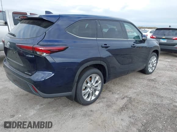 ✅ 2024 Toyota Highlander Hybrid Limited • VIN: 5TDXBRCH4RS631620 • Lot: 40986044. Listed on IAAI with 313 mi. Free auction sales archive from the USA and detailed vehicle history report at DreamBid. Image 4.