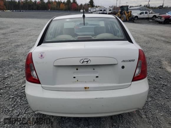 2009 Hyundai Accent L с VIN KMHCN45C99U334487, выставлен на аукционе Copart как лот 86095385 с пробегом 297 758 миль миль и Чистый • Clean title. История ставок и продаж доступна на DreamBid. Изображение 6.