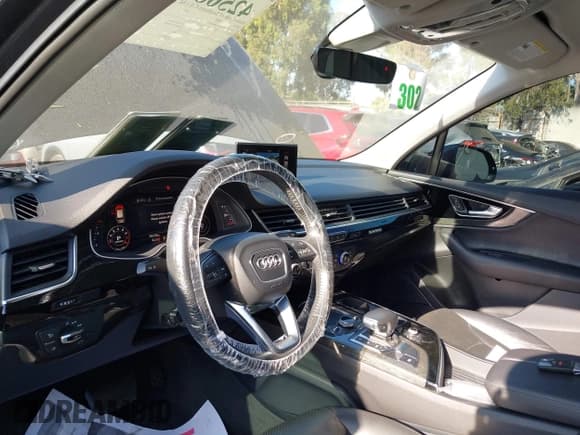 ✅ 2018 Audi Q7 Premium Plus • VIN: WA1LAAF78JD004273 • Lot: 42568063. Listed on IAAI with 94,330 mi. Free auction sales archive from the USA and detailed vehicle history report at DreamBid. Image 19.