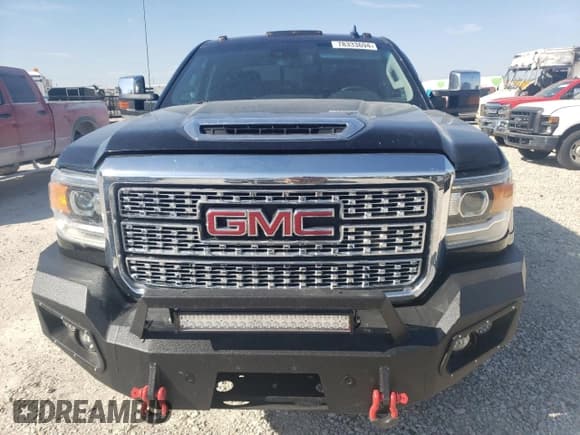 ✅ 2018 GMC Sierra 3500HD Denali • VIN: 1GT42YEY6JF115211 • Lot: 78333694. Wystawiony na Copart z przebiegiem 178 170 mil. Bezpłatny archiwum sprzedaży aukcyjnych z USA i szczegółowy raport historii pojazdu na DreamBid. Zdjęcie 5.