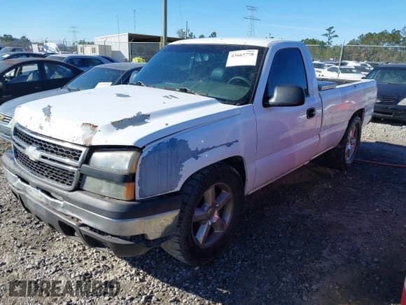 ✅ 2006 Chevrolet Silverado 1500 Work Truck • VIN: 3GCEC14X36G151042 • Lot: 43663778. Wystawiony na IAAI z przebiegiem Nie podano. Bezpłatny archiwum sprzedaży aukcyjnych z USA i szczegółowy raport historii pojazdu na DreamBid. Zdjęcie 2.