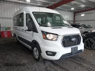 ✅ 2023 Ford Transit Passenger XL • VIN: 1FBAX2C89PKA94069 • Lot: 43006053. Wystawiony na IAAI z przebiegiem 68 997 mil. Bezpłatny archiwum sprzedaży aukcyjnych z USA i szczegółowy raport historii pojazdu na DreamBid. Zdjęcie 1.