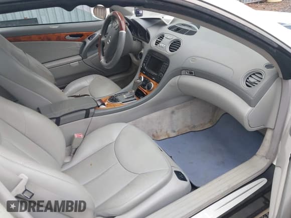 ✅ 2005 Mercedes-Benz SL 500 • VIN: WDBSK75F85F102982 • Lot: 43640257. Listed on IAAI with 165,590 mi. Free auction sales archive from the USA and detailed vehicle history report at DreamBid. Image 5.
