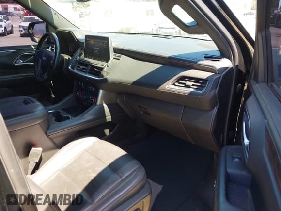 ✅ 2021 Chevrolet Suburban LT • VIN: 1GNSKCKD9MR263360 • Lot: 42205517. Wystawiony na IAAI z przebiegiem 127 733 mil. Bezpłatny archiwum sprzedaży aukcyjnych z USA i szczegółowy raport historii pojazdu na DreamBid. Zdjęcie 5.