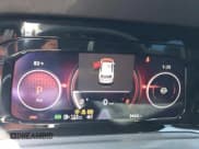 ✅ 2024 Volkswagen Golf GTI Autobahn • VIN: WVWVA7CD8RW135246 • Lot: 72727504. Wystawiony na Copart z przebiegiem 3 442 mil. Bezpłatny archiwum sprzedaży aukcyjnych z USA i szczegółowy raport historii pojazdu na DreamBid. Zdjęcie 9.