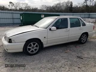 ✅ 2000 Volvo S70 • VIN: YV1LS61J5Y2633332 • Lot: 46579235. Wystawiony na Copart z przebiegiem 124 889 mil. Bezpłatny archiwum sprzedaży aukcyjnych z USA i szczegółowy raport historii pojazdu na DreamBid. Zdjęcie 1.