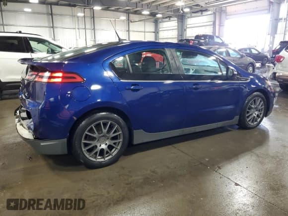✅ 2013 Chevrolet Volt • VIN: 1G1RA6E43DU117064 • Lot: 69587164. Wystawiony na Copart z przebiegiem 129 967 mil. Bezpłatny archiwum sprzedaży aukcyjnych z USA i szczegółowy raport historii pojazdu na DreamBid. Zdjęcie 3.