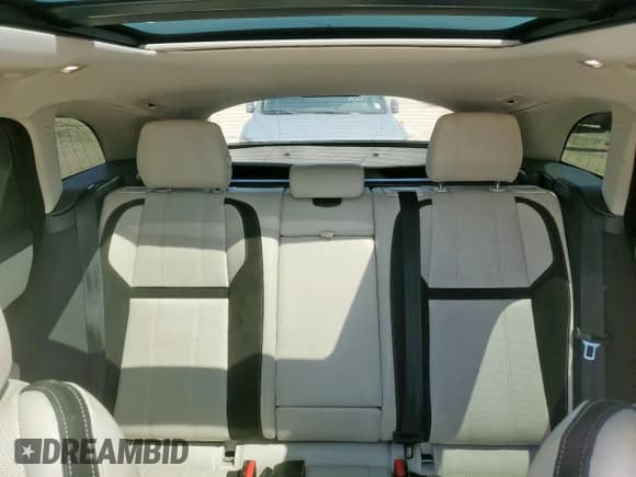 ✅ 2018 Land Rover Range Rover Velar S • VIN: SALYB2RX4JA747615 • Lot: 80332335. Listed on Copart with 71,900 mi. Free auction sales archive from the USA and detailed vehicle history report at DreamBid. Image 10.