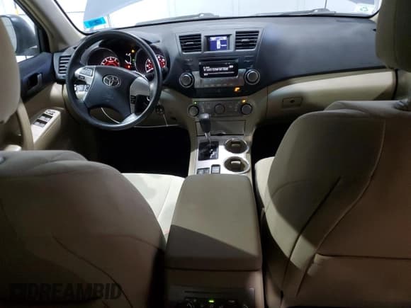 ✅ 2011 Toyota Highlander • VIN: 5TDBK3EH5BS079460 • Лот: 81057285. Опубликован ранее на Copart с пробегом 140 708 миль. Бесплатный доступ к архиву аукционных продаж из США и подробный отчёт об истории автомобиля на DreamBid. Изображение 8.