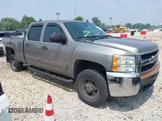 ✅ 2007 Chevrolet Silverado 2500HD 1LT • VIN: 1GCHK23K77F561325 • Лот: 42860200. Опубликован ранее на IAAI с пробегом 354 528 миль. Бесплатный доступ к архиву аукционных продаж из США и подробный отчёт об истории автомобиля на DreamBid. Изображение 1.