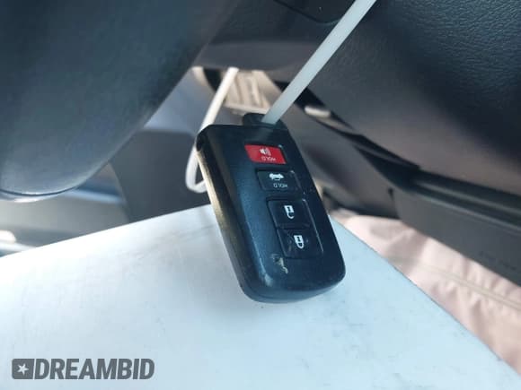 ✅ 2016 Toyota Avalon XLE Premium • VIN: 4T1BK1EB8GU218043 • Lot: 43452607. Listed on IAAI with 85,083 mi. Free auction sales archive from the USA and detailed vehicle history report at DreamBid. Image 11.