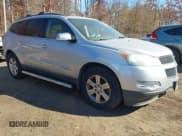 ✅ 2009 Chevrolet Traverse 1LT • VIN: 1GNEV23D69S119052 • Lot: 43628102. Wystawiony na IAAI z przebiegiem 133 755 mil. Bezpłatny archiwum sprzedaży aukcyjnych z USA i szczegółowy raport historii pojazdu na DreamBid. Zdjęcie 1.