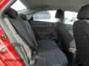 2020 Hyundai Accent SE z VIN 3KPC24A69LE122661, wystawiony jako Copart lot #46142243 z przebiegiem 7 079 mil mil oraz . Historia ofert i sprzedaży dostępna na DreamBid. Obrazek 10.