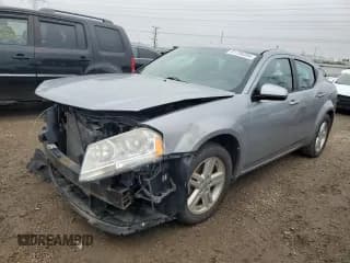 ✅ 2014 Dodge Avenger SXT • VIN: 1C3CDZCB7EN113090 • Lot: 81734354. Wystawiony na Copart z przebiegiem 108 279 mil. Bezpłatny archiwum sprzedaży aukcyjnych z USA i szczegółowy raport historii pojazdu na DreamBid. Zdjęcie 1.