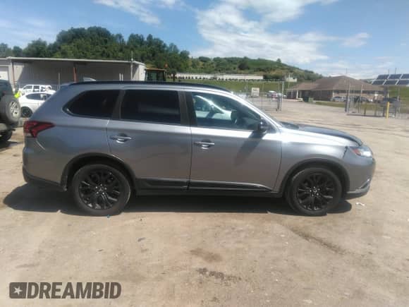2018 Mitsubishi Outlander ES with VIN JA4AZ3A32JZ034565, listed as a IAAI auction lot 36881201 with 116,510 mi miles and . Bid and sale history available at DreamBid. Image 14.