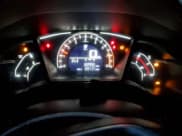 ✅ 2018 Honda Civic LX • VIN: 2HGFC2F5XJH598063 • Лот: 92181965. Опубликован ранее на Copart с пробегом 122 959 миль. Бесплатный доступ к архиву аукционных продаж из США и подробный отчёт об истории автомобиля на DreamBid. Изображение 9.