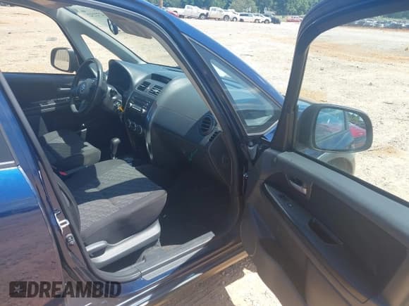 ✅ 2008 Suzuki SX4 • VIN: JS2YB413785110223 • Lot: 42722321. Listed on IAAI with 194,674 mi. Free auction sales archive from the USA and detailed vehicle history report at DreamBid. Image 5.