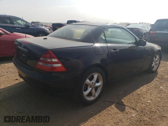 ✅ 2003 Mercedes-Benz SLK 320 • VIN: WDBKK65F43F284008 • Лот: 61010215. Опубликован ранее на Copart с пробегом 81 179 миль. Бесплатный доступ к архиву аукционных продаж из США и подробный отчёт об истории автомобиля на DreamBid. Изображение 3.