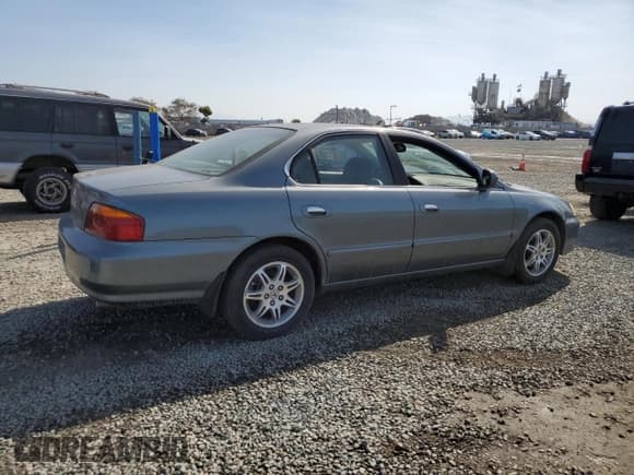 ✅ 2001 Acura TL • VIN: 19UUA56621A002403 • Lot: 45720425. Listed on Copart with 157,986 mi. Free auction sales archive from the USA and detailed vehicle history report at DreamBid. Image 3.
