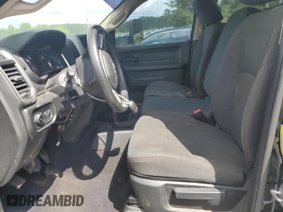 ✅ 2020 Ram 3500 Tradesman • VIN: 3C63RRGL1LG190776 • Lot: 56361915. Wystawiony na Copart z przebiegiem 246 408 mil. Bezpłatny archiwum sprzedaży aukcyjnych z USA i szczegółowy raport historii pojazdu na DreamBid. Zdjęcie 7.