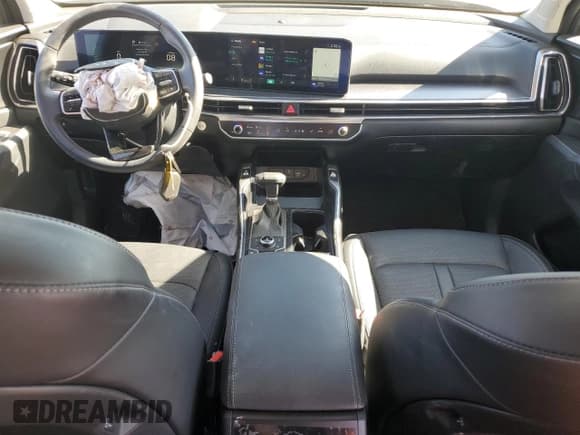 ✅ 2025 Kia Sorento EX • VIN: 5XYRHDJF7SG383720 • Lot: 86160125. Listed on Copart with 7,057 mi. Free auction sales archive from the USA and detailed vehicle history report at DreamBid. Image 8.